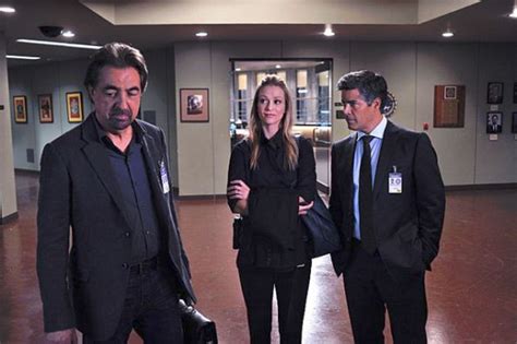 Mentes Criminales Mentes Criminales Foto Esai Morales Joe Mantegna