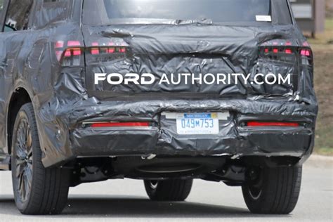 2025 Infiniti QX80 Spied As Upcoming Lincoln Navigator Rival