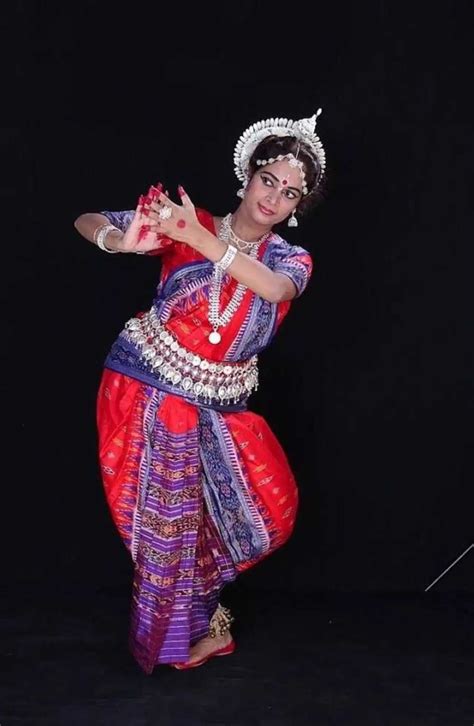 odissi dance costume 10