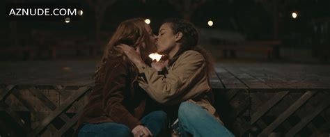 LAUREN AMBROSE Nude AZNude