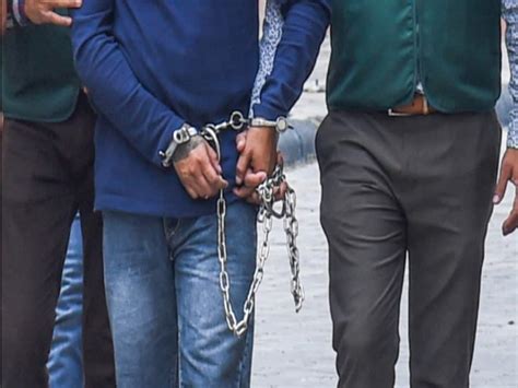 Delhi Sketch artist arrested for leaking ex girlfriend nude pictures on social media बरकअप स