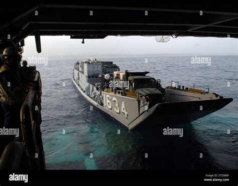 Harpers Ferry Lsd 49 Launches Lcu 1634 Landing Craft Navy Us Navy Well Deck Stock