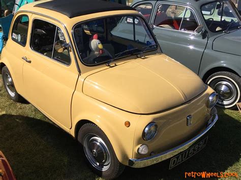 Fiat 500L 1972 Retro Wheels Dot Cool