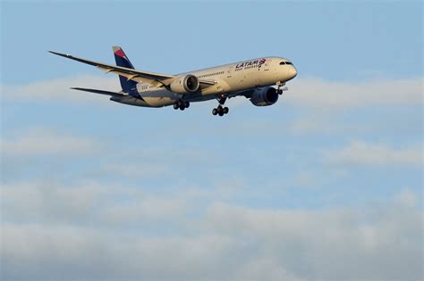 新聞 波音787夢幻客機空中劇烈下墜50傷 T Aviation板 Disp BBS