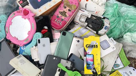 Looking For Old Phones Abandoned In The Rubbish Pile Found Realme