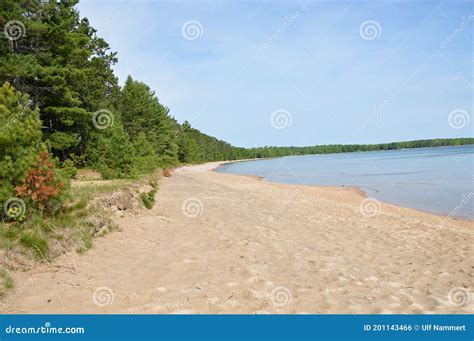 Beach at Lake Superior, Michigan Stock Photo - Image of lake, nature ...