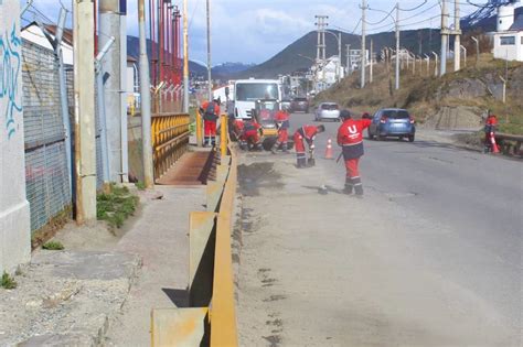 Realizan Trabajos De Limpieza En Avenida Perito Moreno Infofueguina