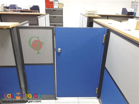 Brand New Modular Office Furniture Partitions With Tables