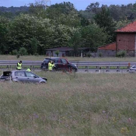 Stream BORGOFRANCO D IVREA Incidente Sull Autostrada A5 Tre Feriti