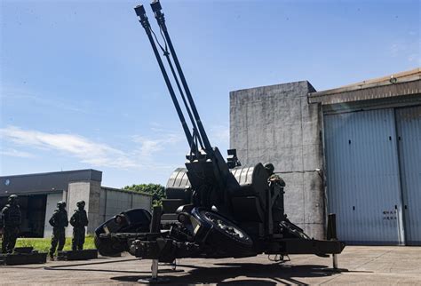 抵禦共軍威脅 台軍首度動態展示天弓三型飛彈 中共軍演 台海局勢 F 16v 大紀元