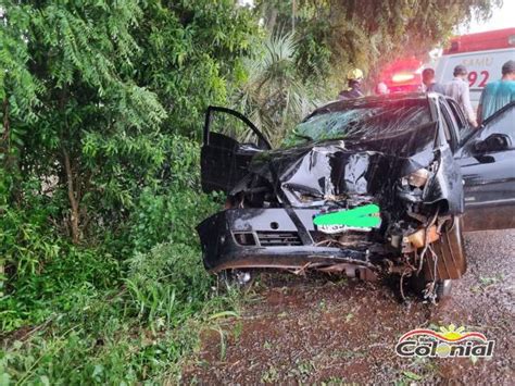 Saída de pista na BR 472 deixa duas pessoas feridas em Três de Maio