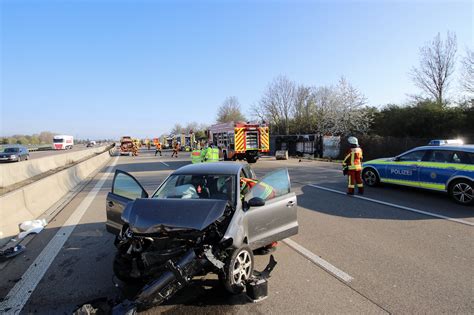 Lkw Umgekippt Unfall Auf Der A5 Zwischen Karlsruhe Und Bruchsal MeinKA