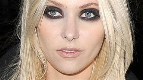 Taylor Momsen Eye Makeup - Mugeek Vidalondon