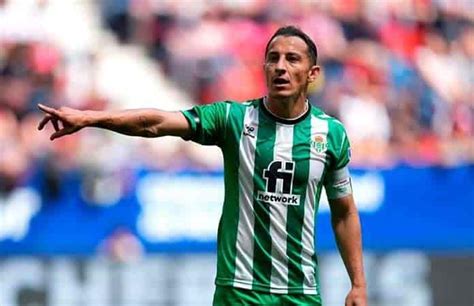 Guardado renueva una temporada más con el Betis