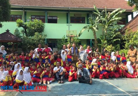 Nostalgia Pj Wali Kota Wahyu Kunjungi SD Negeri Bareng 3 Kota Malang