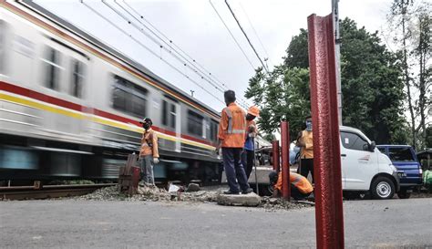 FOTO Sering Kecelakaan Perlintasan Kereta Tanpa Palang Di Tanah Kusir