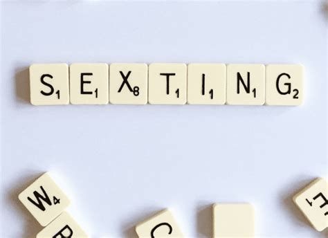 Safety Tips For Sexting With Strangers The Frisky