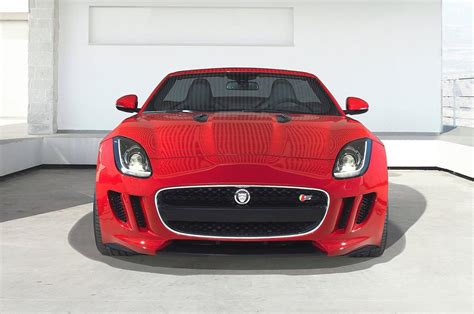 Jaguar F-Type Front View 'Red'