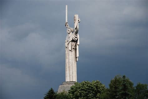 Памятник Родина-мать в Киеве: описание, высота, вес монумента