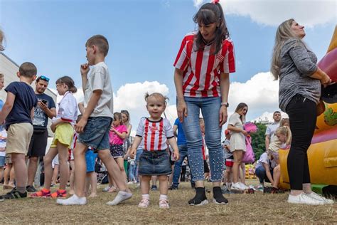 Cracovia Dzieci bawiły się na Pasiastym Dniu Dziecka na stadionie