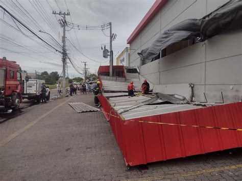 Temporal Causa Estragos Em Ao Menos Munic Pios E Bloqueia Rodovias