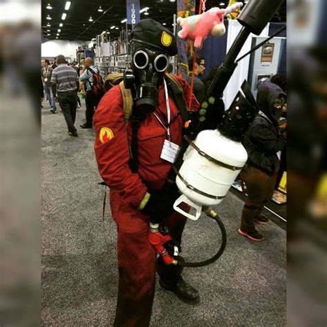 Pyro Tf Wiki Cosplay Amino