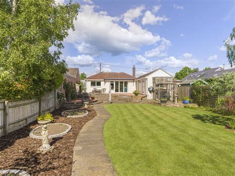 4 Bed Detached Bungalow For Sale In Crown Lane Benson Ox10 £750 000