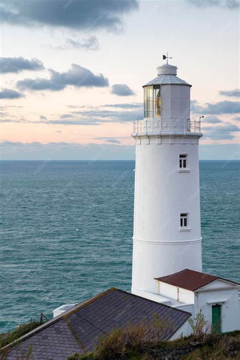 Premium Photo | Trevose head lighthouse