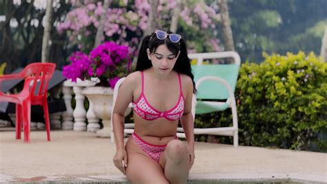 Christy Evans Decide Ir A Un Spa De Chicas Calientes A Que Le Chupen La Vagina Rico Min