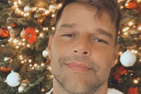 Ricky Martin decide se afastar da família após acusação de incesto