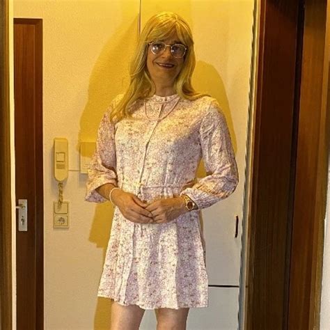 Carola Jerks Off In Ballet Dress German Gay Amateur Porn Xhamster