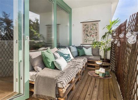 Диван на балкон: 50 фото в интерьере, современные идеи для лоджии