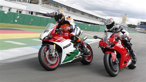 Generationenvergleich Ducati Panigale R Final Edition Und