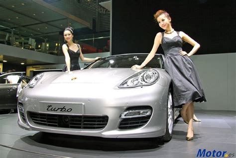 Chicas Shanghai Motor Show