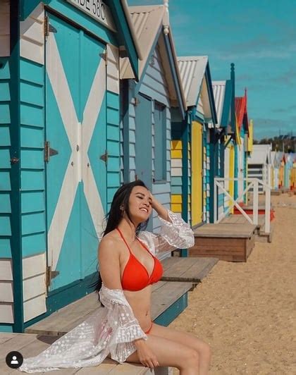 5 Foto Seksi Maria Vania Pakai Bikini Menggoda Mana Ketimbang Georgina Rodriguez Okezone Bola