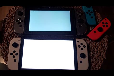 Видео дня: Распаковка новой модели Nintendo Switch OLED и ее сравнение ...