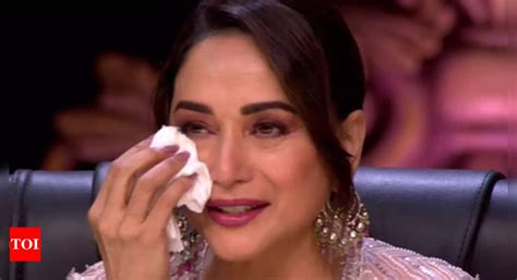 Dance Deewane Madhuri Dixit Gets Emotional Seeing Special Birthday