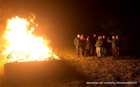 Mahnfeuer Zeichen für Sorgen und Nöte der Landwirte Rhönkanal