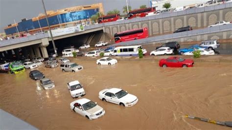 Heavy Rain In Riyadh Saudi Arabia Rain In Riyadh Youtube