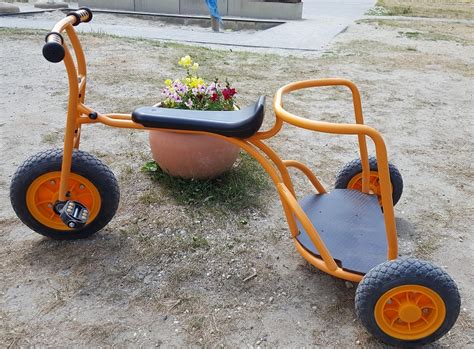 Neues Fahrzeug - Kindergarten St. Florian