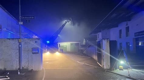 Tonnenweise Brennende Akkus Gro Brand In Offenbacher Recyclingfirma