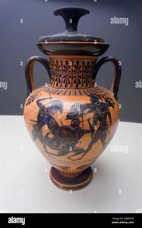 Etruscan Pottery Hi Res Stock Photography And Images Alamy