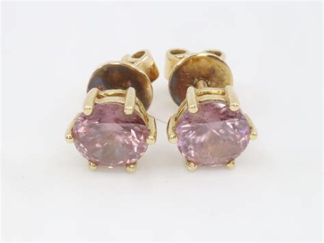 Lot PAIR OF 18CT GOLD SCREW BACK STUDS SET WITH PINK STONES TOTAL