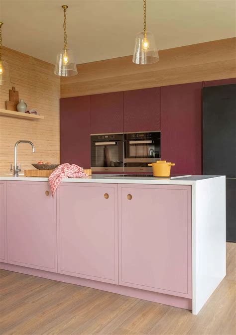 Albert Bridge Pink Compact Ladbroke Kitchen Waterfall Island