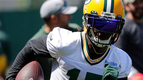 Green Bay Packers hit snag in contract talks with Davante Adams