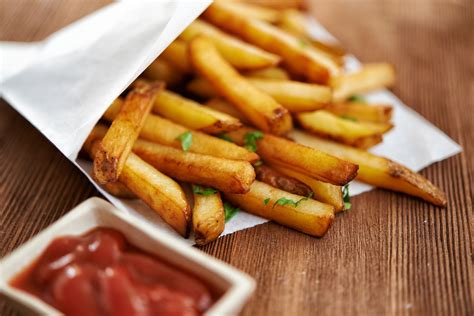 Pommes Im Backofen Knusprig So Klappt Es Ohne Fritteuse Pommes