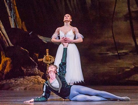 Royal Ballet London Giselle Peter Wright Marianela Nunez