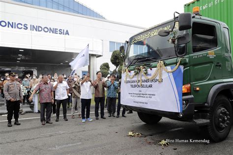 Mendag Melepas Ekspor Ponsel Pintar Produksi PT SEIN Kementerian