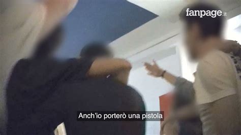 Fratelli Ditalia Addestra I Sui Giovani Tra Saluti Fascisti Inni Al