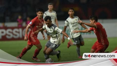 Persija Vs Persib Di Atas Kertas Pertemuan Tim Papan Tengah Berbalut